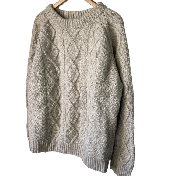 ❤️ SOLD ❤️ Vintage Aran Irish Sweater Fisherman Bainin Cable Hand Knit - Picture 4 of 12